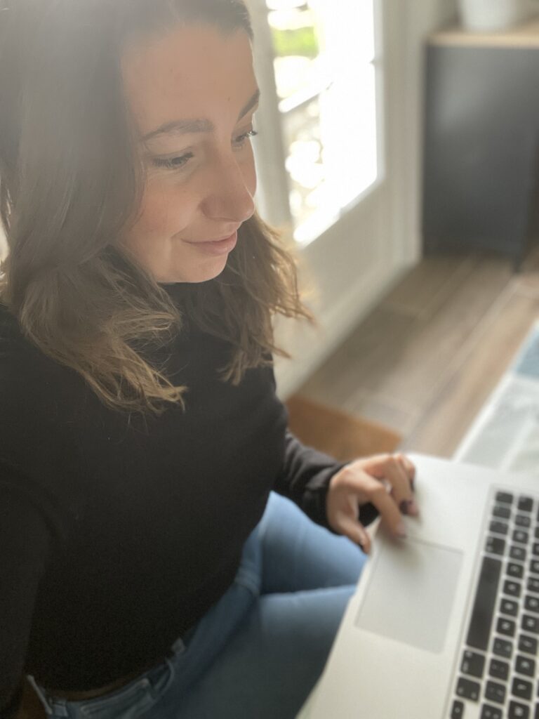 Samantha CHEVALLIER travaille avec les TPE et PME en Charente-Maritime (17) Favoriser l'épanouissement et la performance des équipes en entreprise
